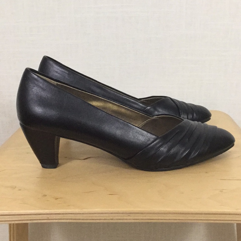 NWOT Soft Style by Hush Puppies black pumps - Picture 4 of 10
